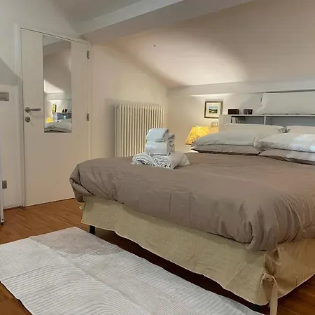 Spacious In With View Apartment