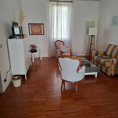 Apartment Spacious In With View *