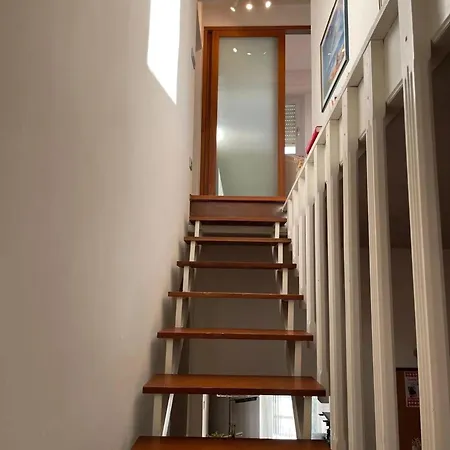 Spacious In With View דירה