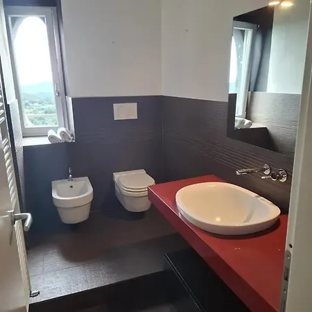 Spacious In With View Διαμέρισμα