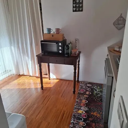 Spacious In With View מנצ'יאנו